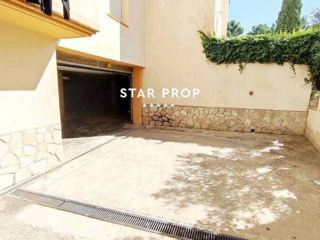 Garaje en venta en Alt Empordà, Catalunya