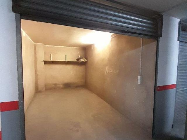 Garaje en venta en les Tries, Garrotxa