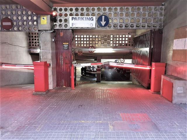 Parking en venta en Esplugues De Llobregat, Can Cervera