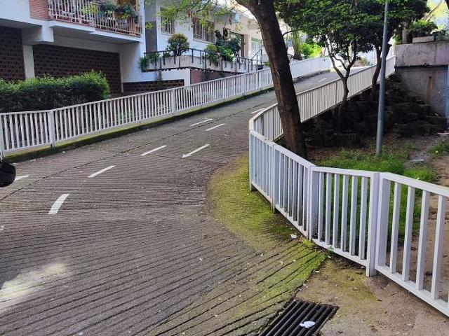 Parking en venta en Cerdanyola Del Vallès, les Fontetes