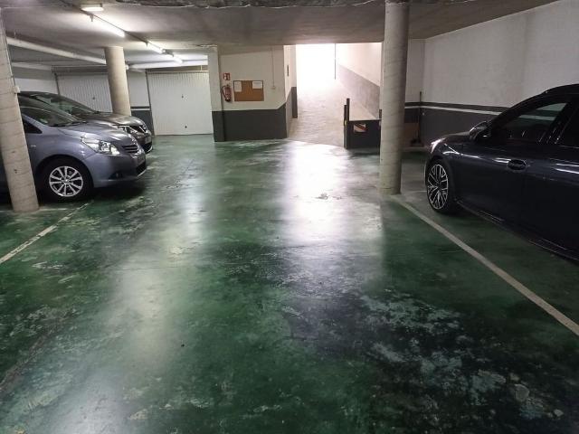 Garaje en venta en Garrotxa, Catalunya