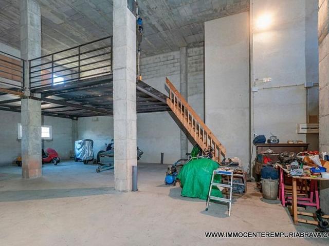 Garaje en venta en Alt Empordà, Catalunya