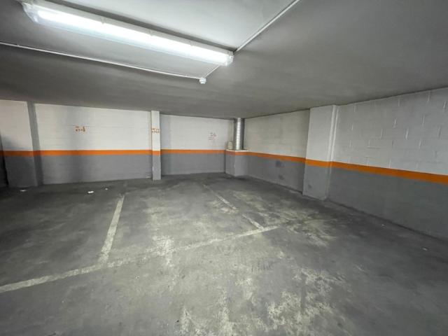 Garaje en venta en Lucena, Andalucía
