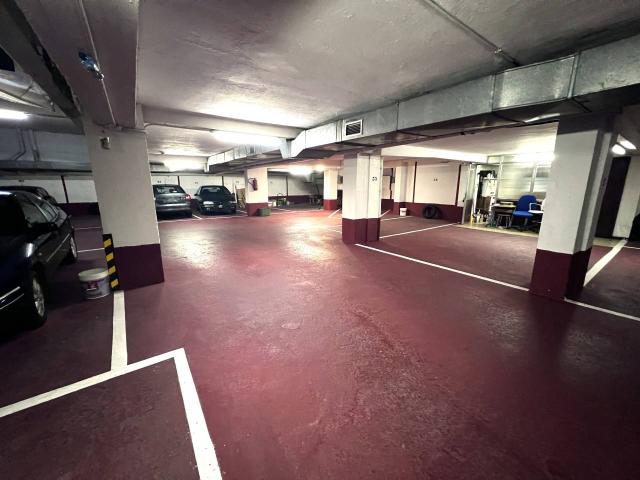 Garaje en venta en Cornes, Santiago De Compostela