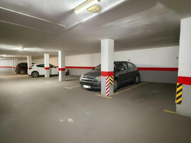 Garaje en venta en Centro, Comarca de la Vega de Granada