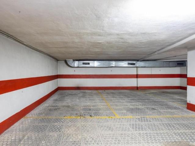 Parking en venta en Granada, San Ildefonso