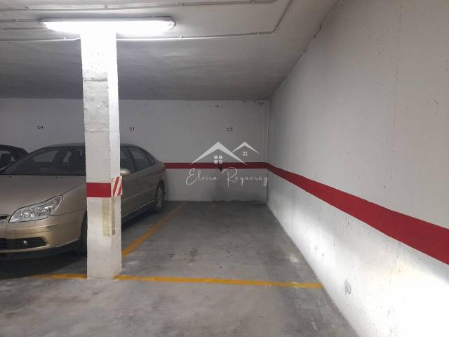 Garaje en venta en Lucena, Andalucía