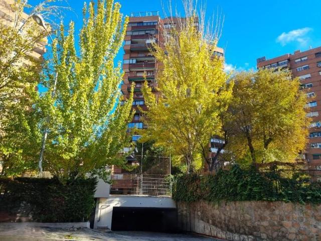 Garaje en venta en Ciudad Lineal, Madrid