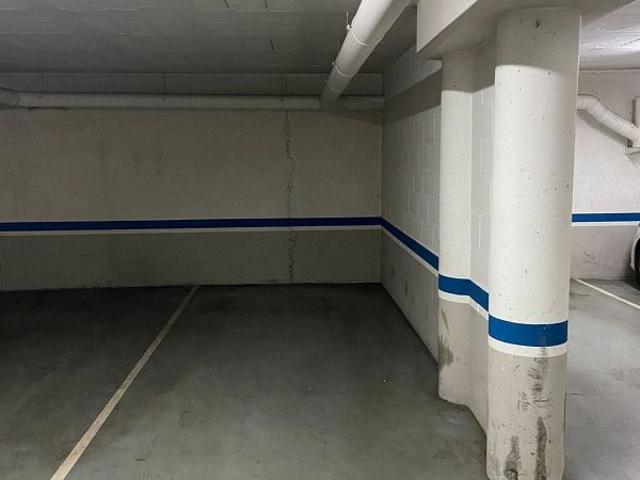 Garaje en venta en Garrotxa, Catalunya