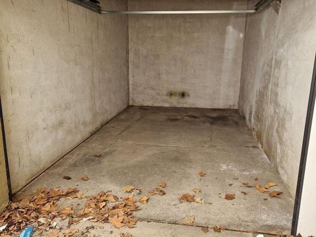 Garaje en venta en Olot, Girona