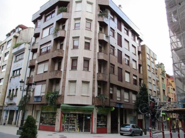 Garaje en venta en Oviedo, Asturias