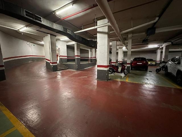 Parking en venta en Badalona, la Salut