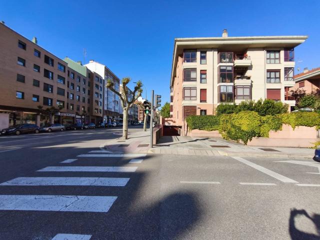 Garaje en venta en Distrito Este, Burgos