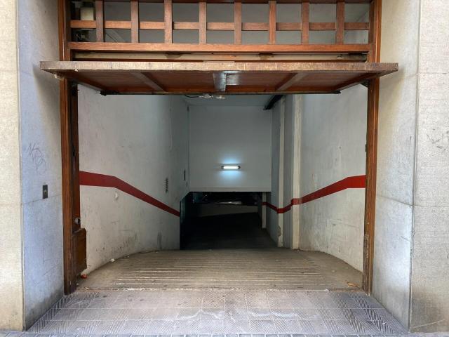 Garaje en venta en Figueres, Girona