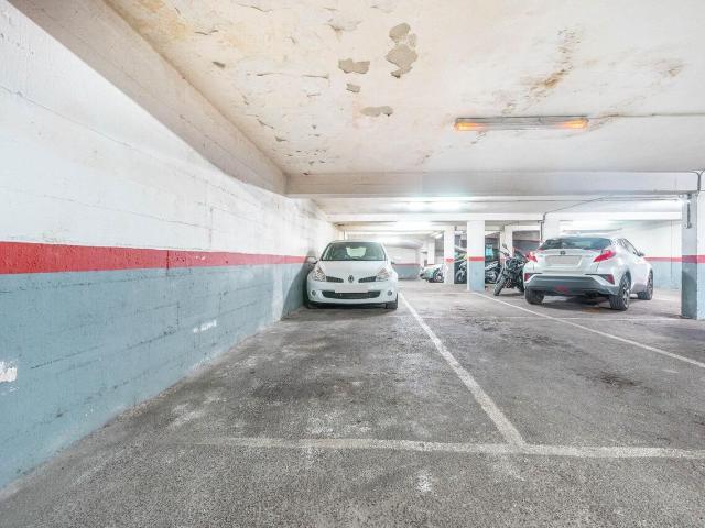 Garaje en venta en Oviedo, Asturias