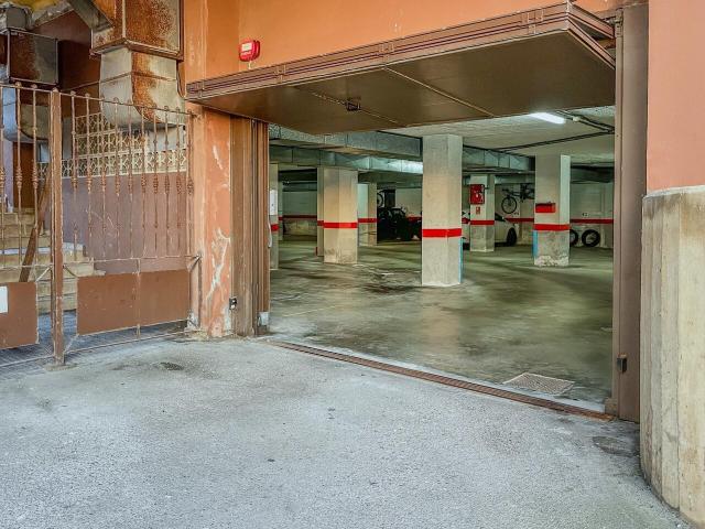 Garaje en venta en Perines, Santander