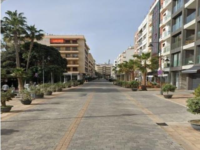 Local Comercial en venta en Barriada Islas Canarias, Costa del Sol Occidental