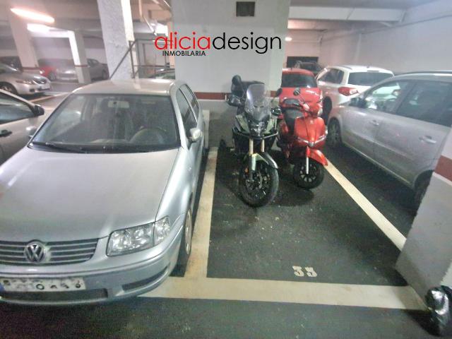 Garaje en venta en Oviedo, Asturias