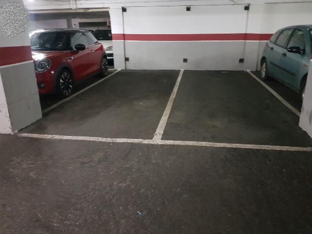 Garaje en venta en Oviedo, Asturias