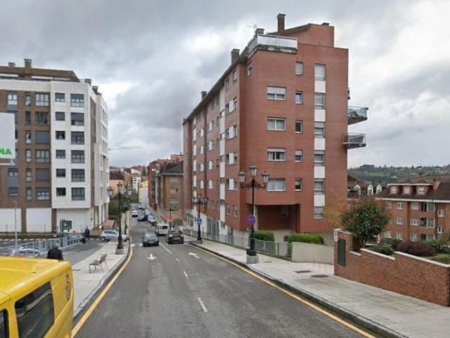 Garaje en venta en Oviedo, Asturias
