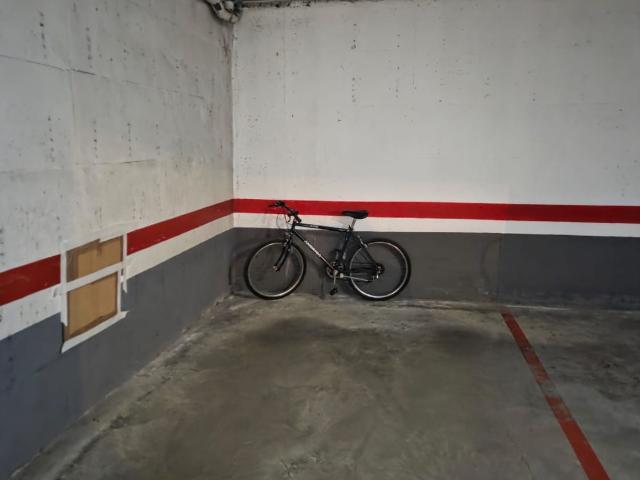 Garaje en venta en Azuaga, Extremadura