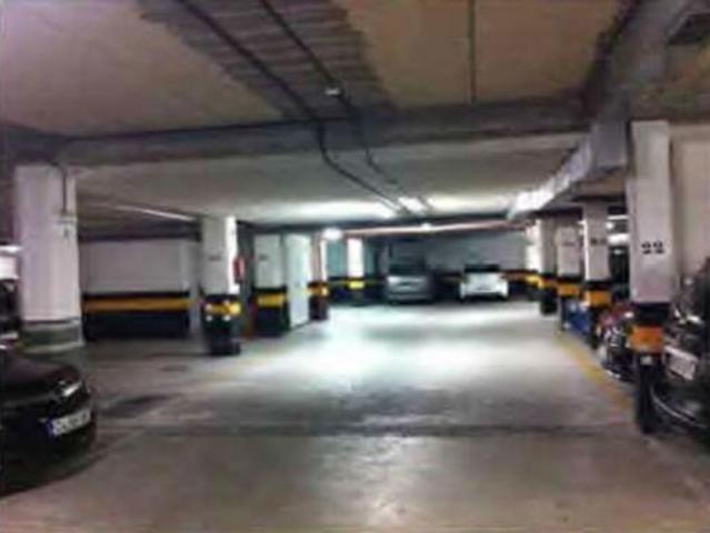 Garaje en venta en Astrabudua, Erandio
