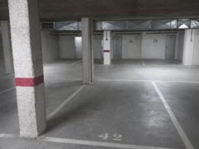 Garaje en venta en Astrabudua, Erandio