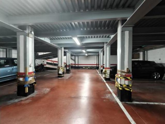 Garaje en venta en Astrabudua, Erandio