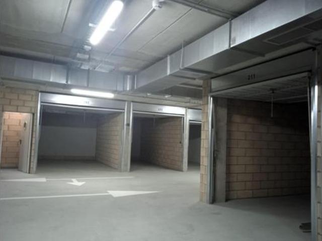 Garaje en venta en Ermua, Bizkaia