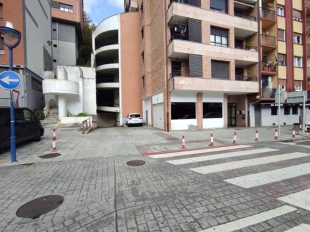 Garaje en venta en Ermua, Bizkaia