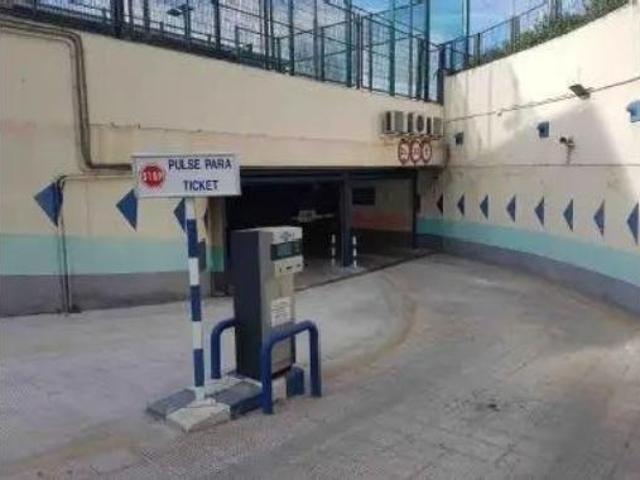 Garaje en venta en Cervantes, Granada