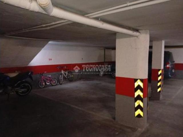 Garaje en venta en Rosaleda, Granada