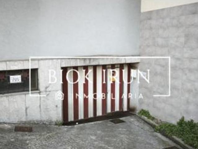Garaje en venta en Belaskoenea, Irun