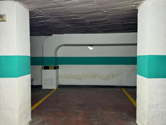 Parking en venta en Jaén, Las Protegidas