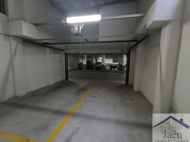 Garaje en venta en Linares, Andalucía