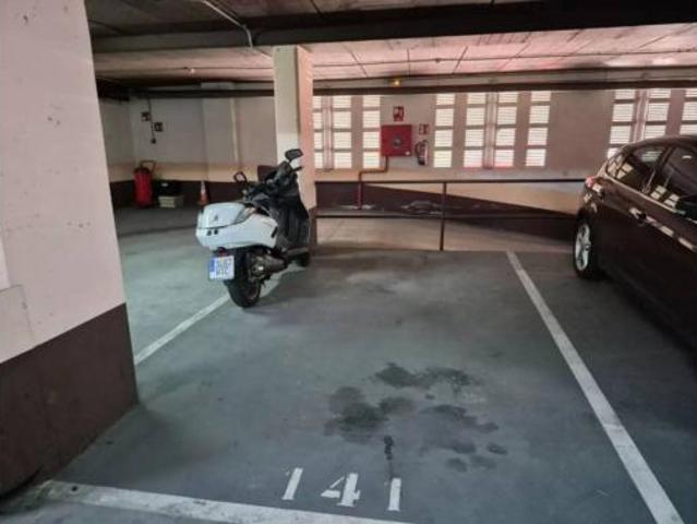 Garaje en venta en Sakoneta, Leioa