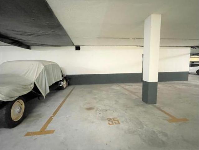 Garaje en venta en Artatza, Leioa