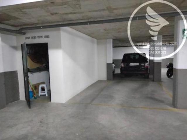 Garaje en venta en La Zarzuela, Linares