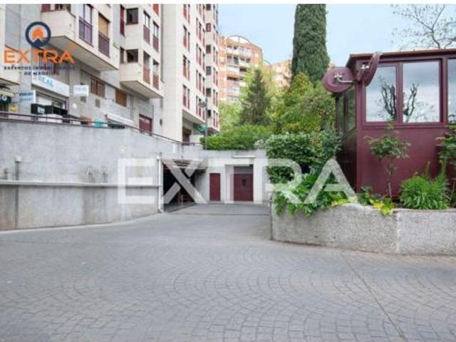 Garaje en venta en Peñagrande, Madrid
