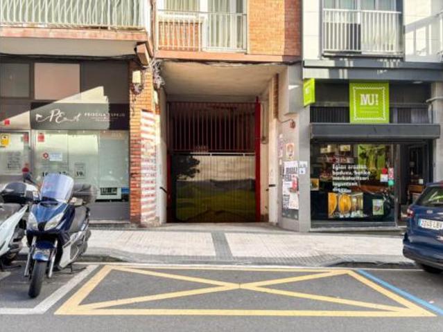 Garaje en venta en Iruresoro, Donostia / San Sebastián