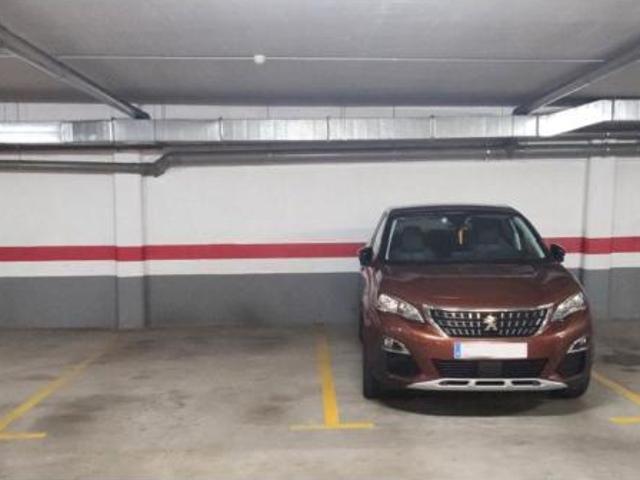 Garaje en venta en San Lourenzo, Santiago de Compostela