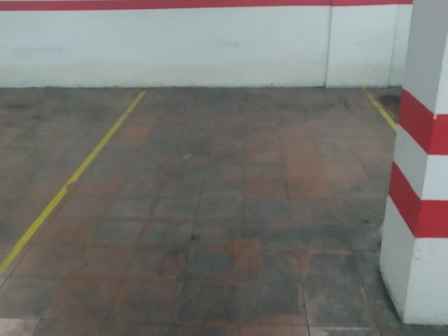 Garaje en venta en Los Remedios, Sevilla