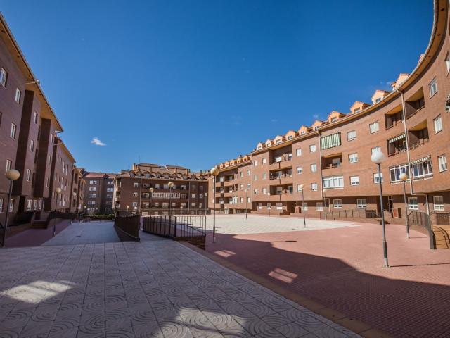 Garaje en venta en Ávila, Castilla y León