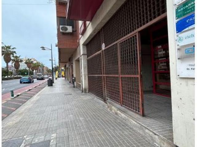 Local Comercial en venta en Valencia De Las Torres, España