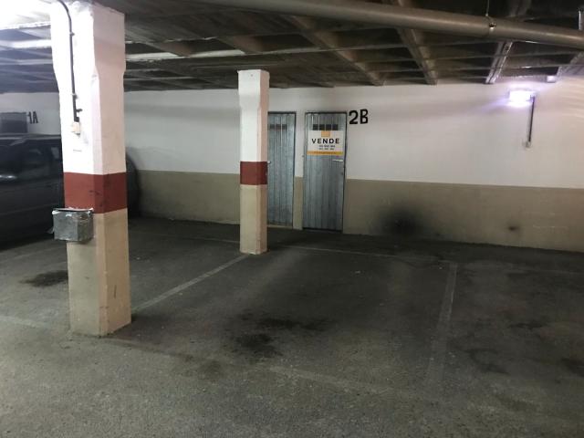 Garaje en venta en Parres, Castañera