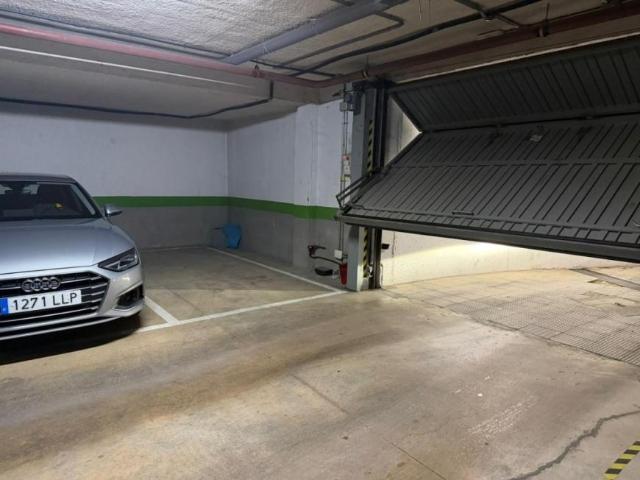 Garaje en venta en Parla, Madrid