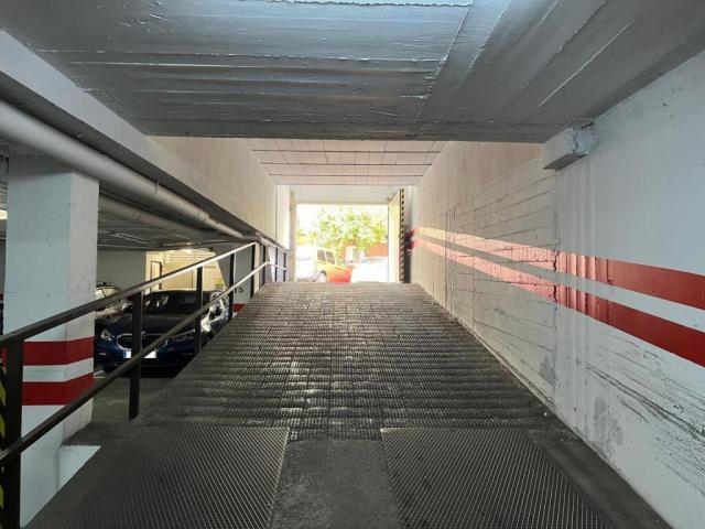 Garaje en venta en Sevilla, Andalucía