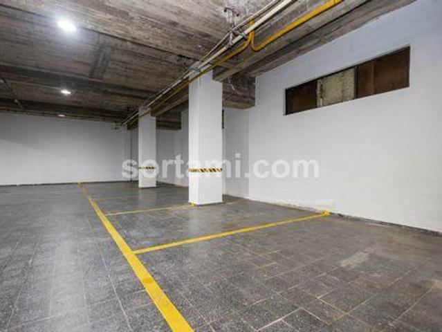 Garagem venda em Albufeira e Olhos de Água, Albufeira