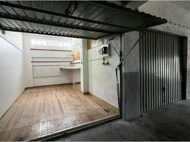 Garagem alugar em Almada, Setúbal