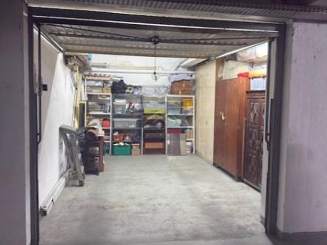 Garagem venda em Almada, Setúbal